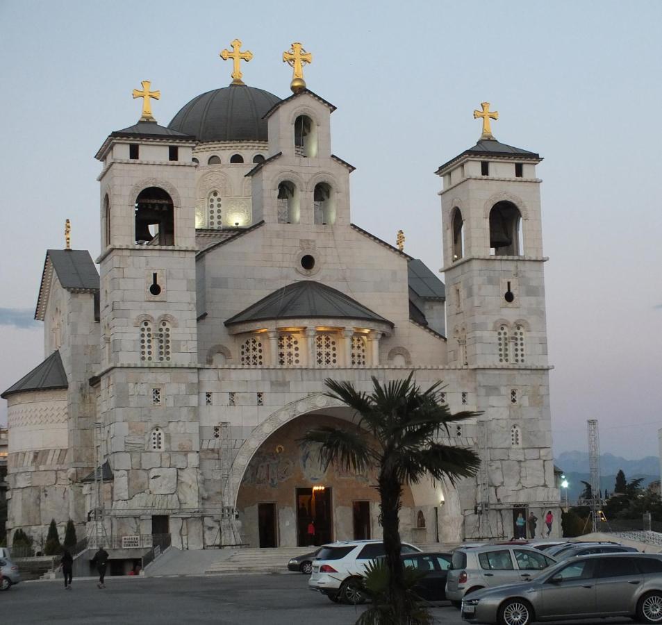 Apartment Temple Podgorica Bagian luar foto